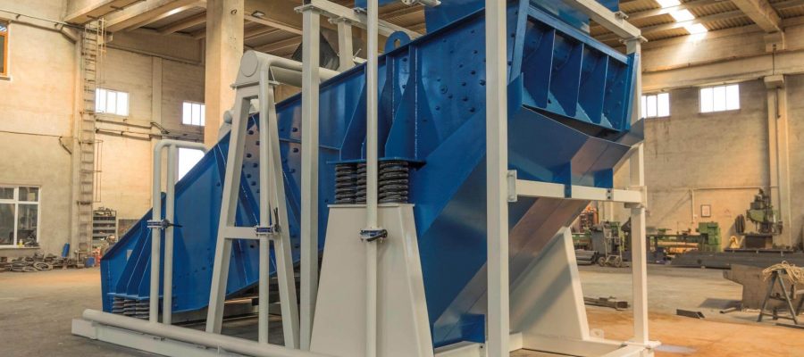 2445x7000mm Ebatlarında 5 Açılı 600 T/H Kapasiteli Muz Elek 2445x7000mm Ebatlarında 5 Açılı 600 T/H Kapasiteli Muz Elek