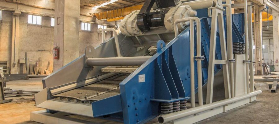 2445x7000mm Ebatlarında 5 Açılı 600 T/H Kapasiteli Muz Elek 2445x7000mm Ebatlarında 5 Açılı 600 T/H Kapasiteli Muz Elek
